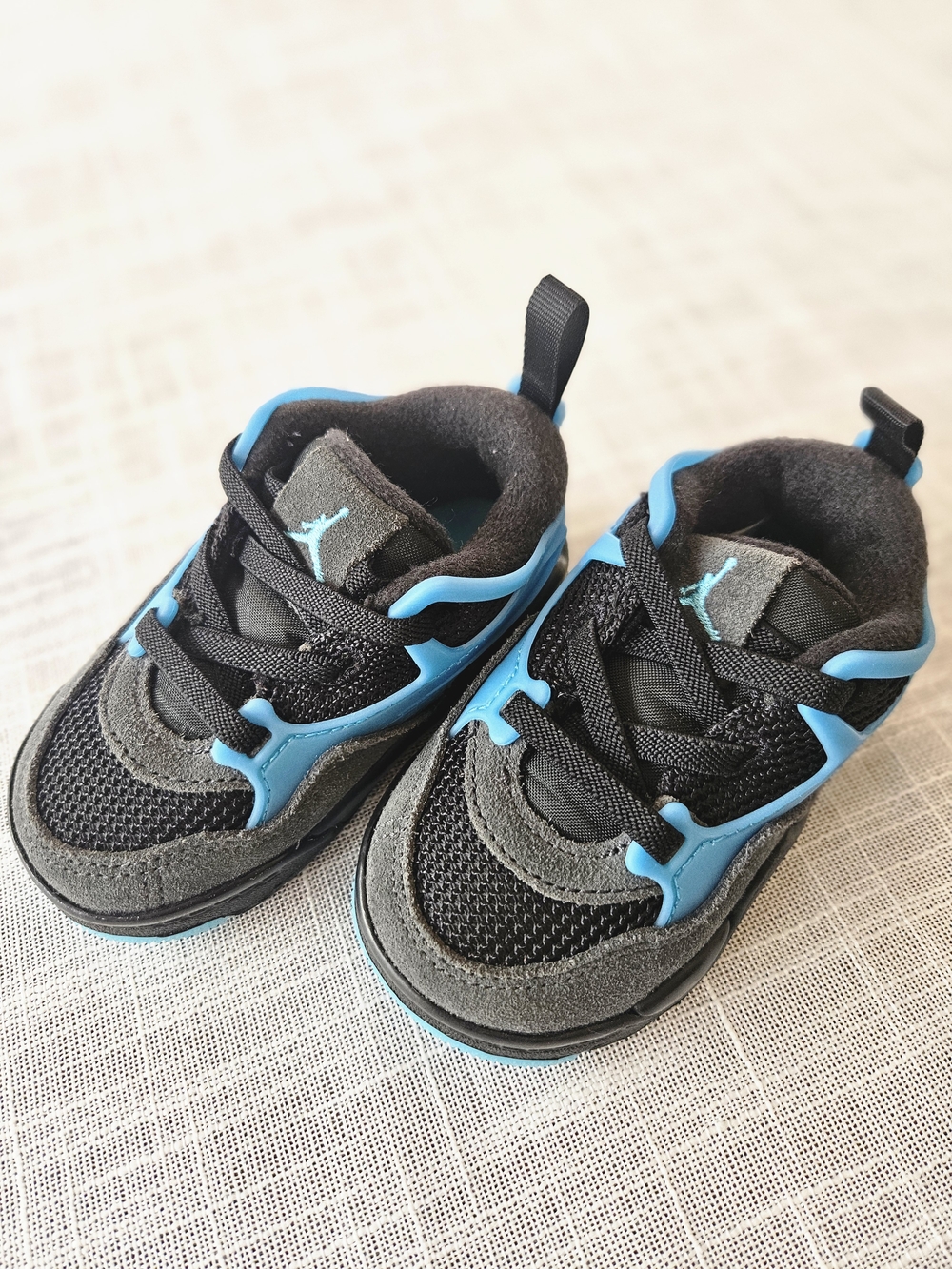 ​Jordan 4 Retro Toddler Sneakers - University Blue/Black - Picture 3 of 7